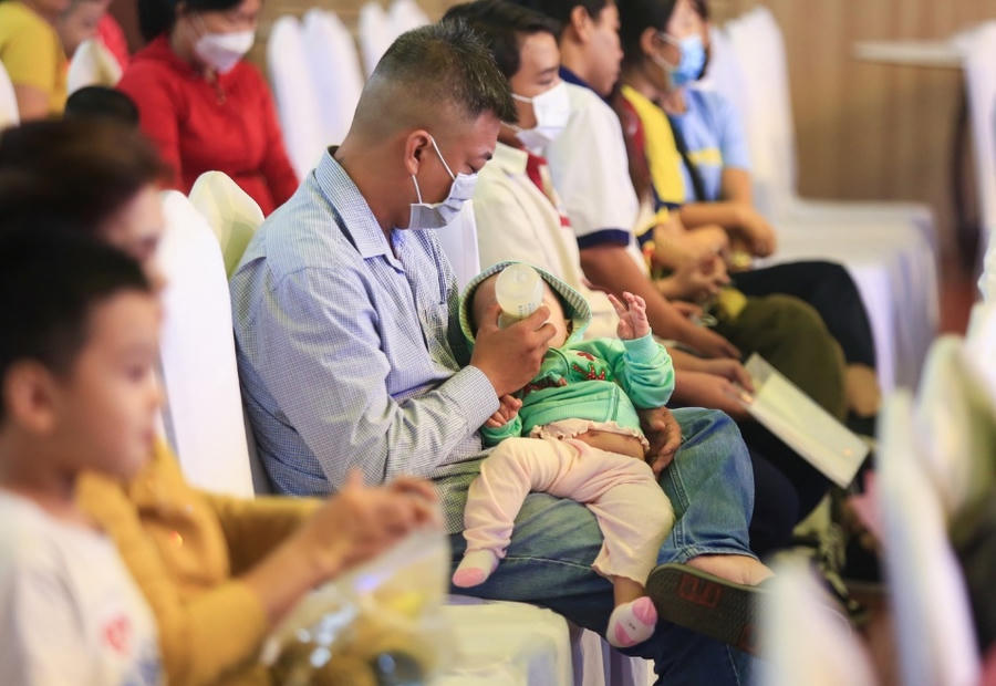 Có những bé mất mẹ vì Covid 19 khi chưa đầy tuổi.
