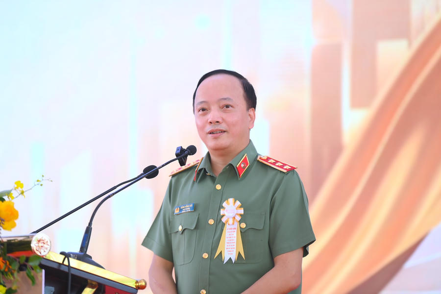 Thứ trưởng Đặng Hồng Đức phát biểu tại buổi Lễ. Ảnh: BCA