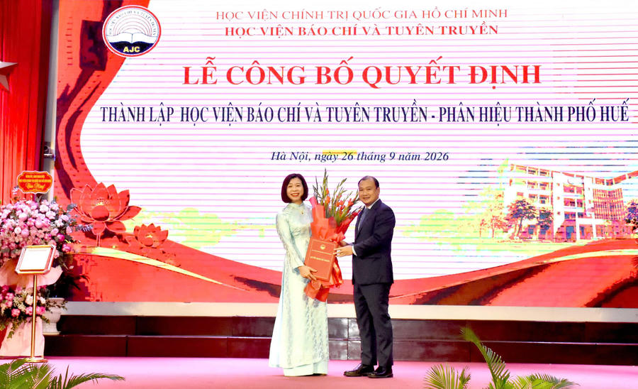 PGS.TS. Nguyễn Thị Trường Giang được bổ nhiệm làm Giám đốc Phân hiệu Học viện Báo chí và Tuyên truyền tại thành phố Huế.