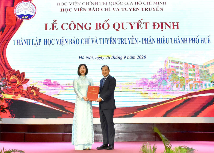 PGS.TS. Nguyễn Thị Trường Giang được bổ nhiệm làm Giám đốc Phân hiệu Học viện Báo chí và Tuyên truyền tại thành phố Huế.