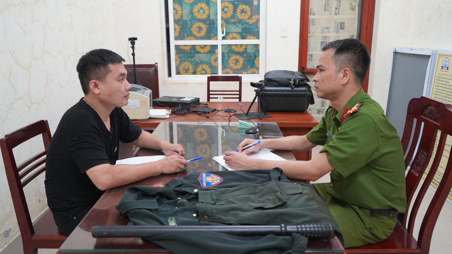 Cơ quan công an làm việc với Nguyễn Như Ý. Ảnh: CACC.