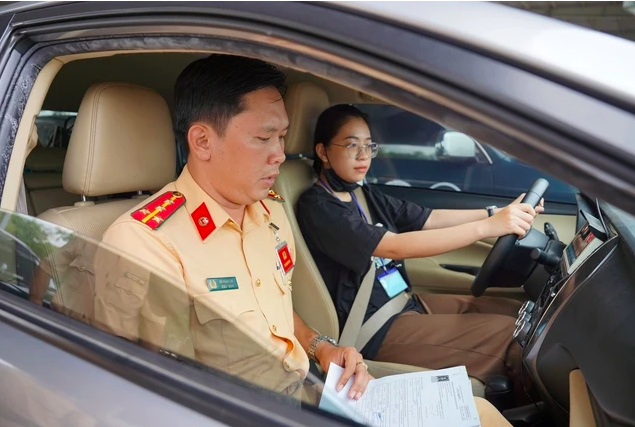 Một thí sinh thi sát hạch bằng lái xe do CSGT tổ chức. Ảnh Cục CSGT