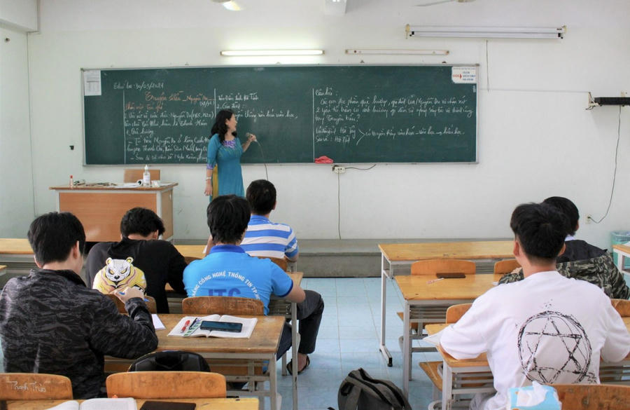 Việc sửa đổi, bổ sung nhằm bảo đảm thống nhất với Chương trình GDPT 2018 và phù hợp với việc sắp xếp đơn vị hành chính, tổ chức chính quyền địa phương 2 cấp . Ảnh: Bộ GD&ĐT
