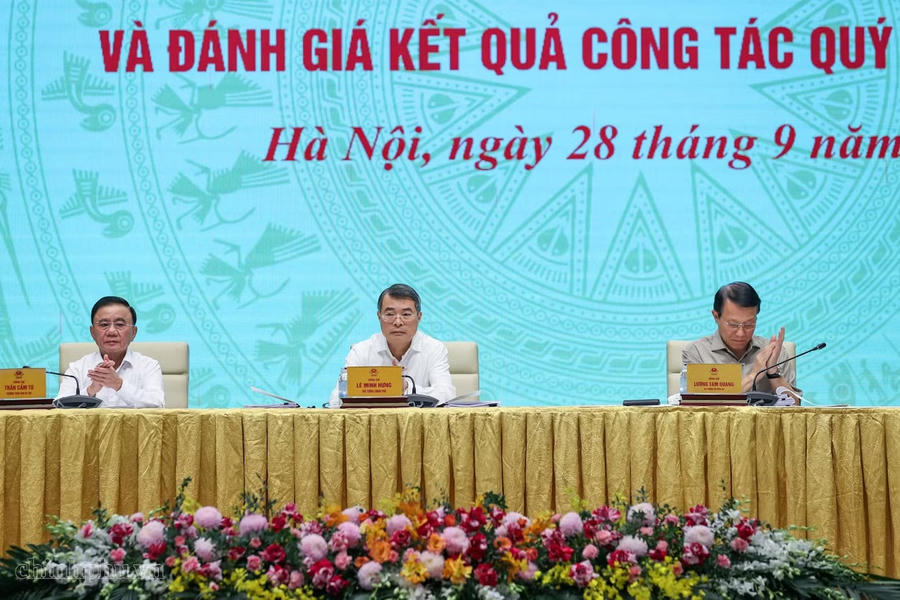 Thủ tướng Lê Minh Hưng, Trưởng Ban Chỉ đạo Trung ương về phát triển khoa học, công nghệ, đổi mới sáng tạo và chuyển đổi số, chủ trì phiên họp. Ảnh baochinhphu.vn