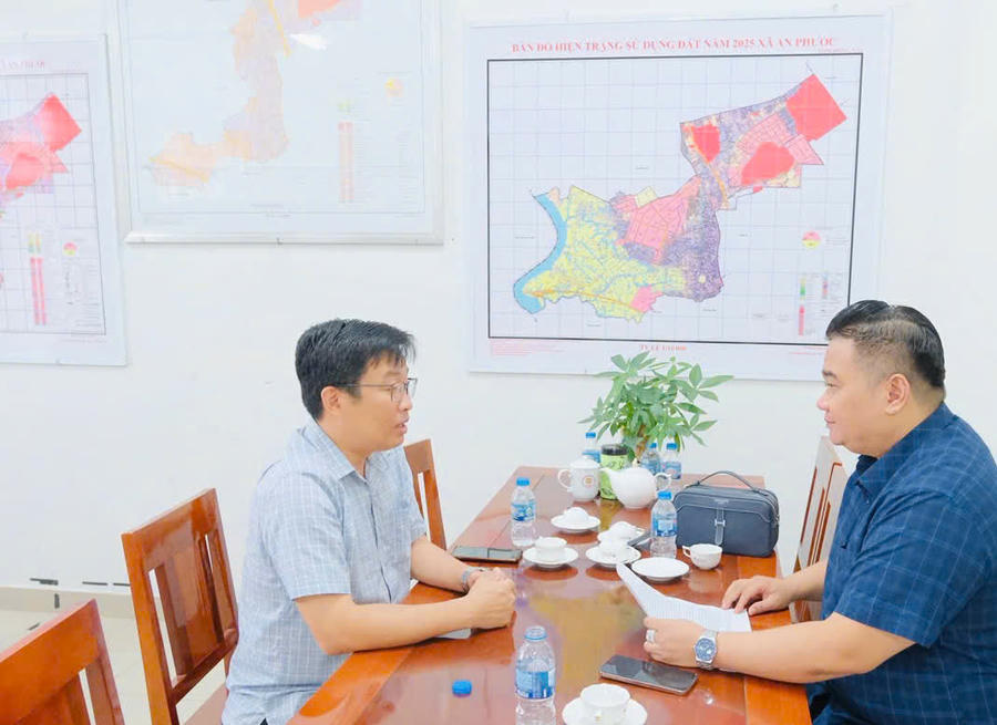 Ông Đoàn Minh Trí, Chủ tịch UBND xã An Phước (TP Đồng Nai), trao đổi với phóng viên về vụ việc.