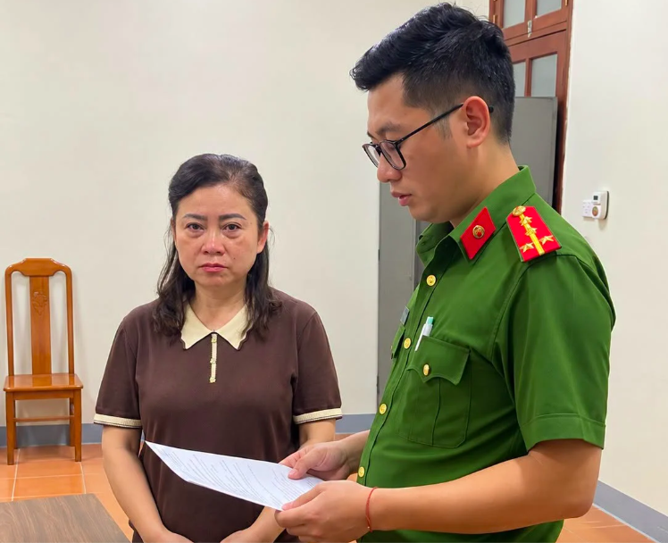 Công an tỉnh Lạng Sơn ra Quyết định khởi tố bị can, Lệnh bắt bị can để tạm giam đối với Lộc Thị Hồng về tội Nhận hối lộ. Ảnh: Công an tỉnh Lạng Sơn
