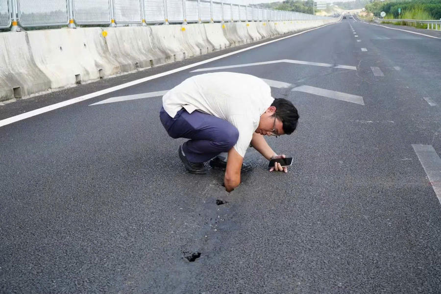Các vết nứt, sụt lún trên cao tốc Biên Hòa – Vũng tàu gióng lên hồi chuông về an toàn giao thông.