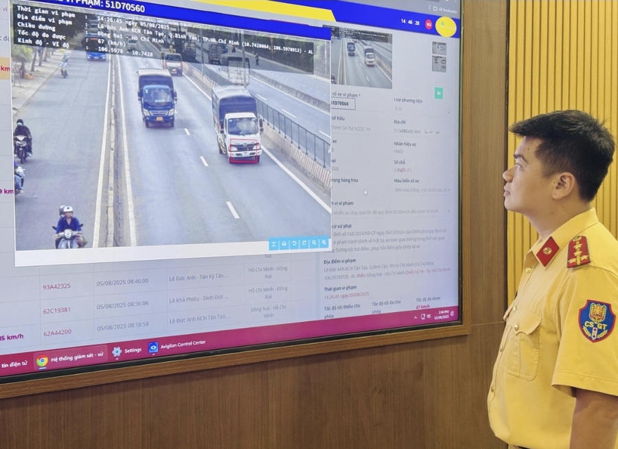 Hệ thống máy chủ là hạ tầng quan trọng phục vụ lưu trữ, kết nối và khai thác dữ liệu điện tử: Ảnh minh họa Hệ thống máy chủ là hạ tầng quan trọng phục vụ lưu trữ, kết nối và khai thác dữ liệu điện tử: Ảnh minh họa