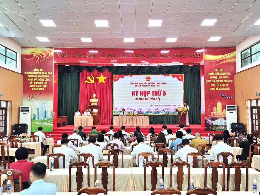 Toàn cảnh kỳ họp lần thứ 5. Ảnh: Lê Hùng