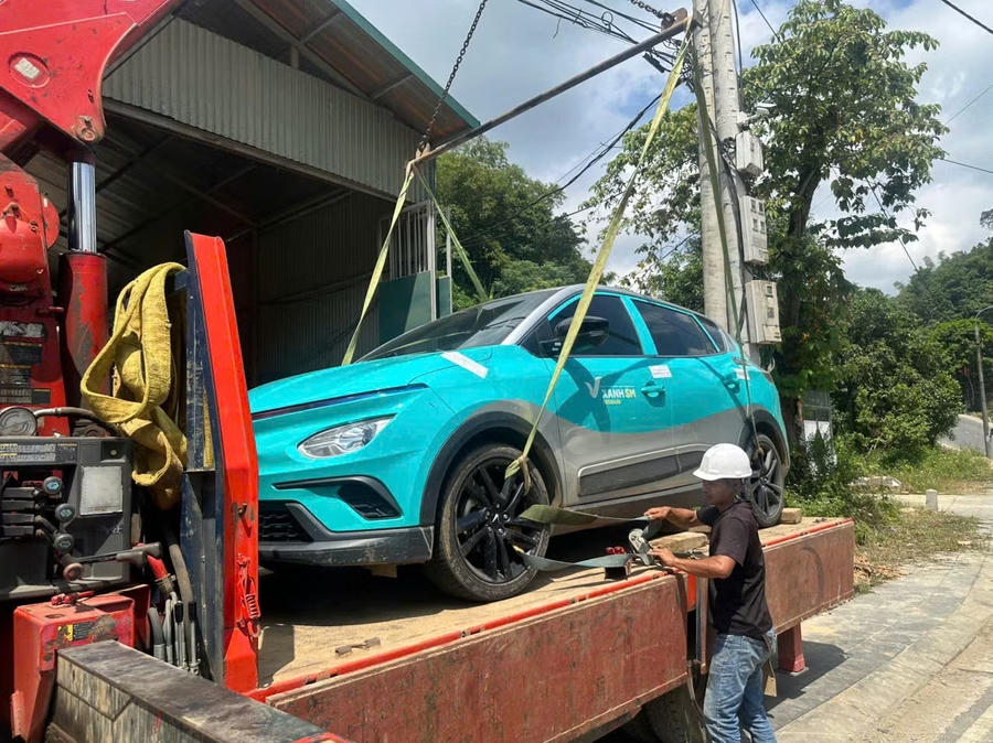 Phương tiện bị tạm giữ theo quy định.
(Ảnh: Báo Lào Cai).