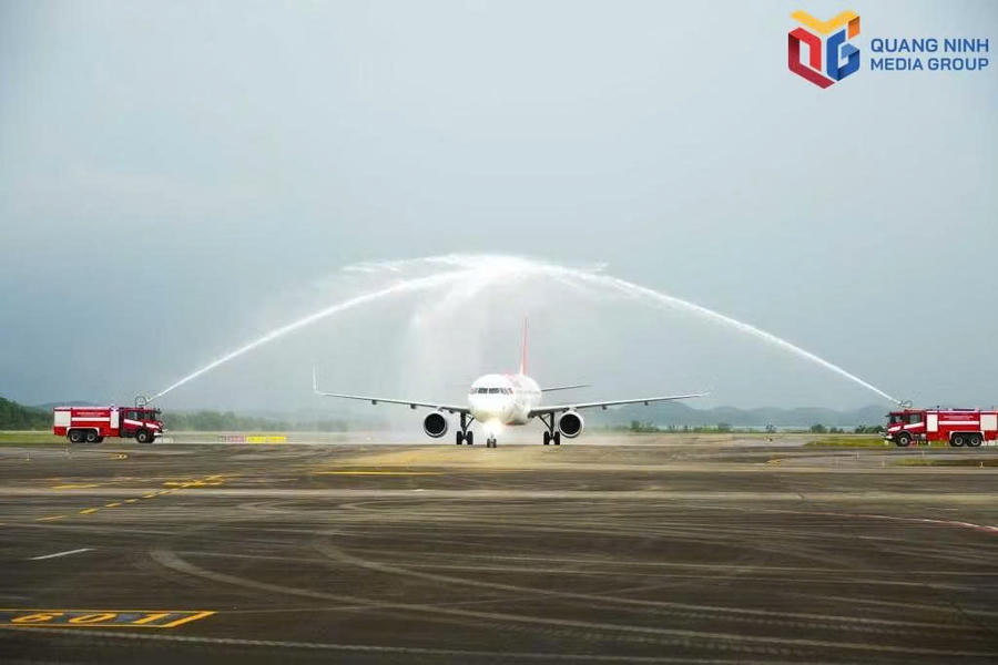 Cảng hàng không quốc tế Vân Đồn đón chuyến bay đầu tiên của hãng hàng không Sun PhuQuoc Airways, chính thức khai thác đường bay Vân Đồn – TP Hồ Chí Minh, tháng 6/2026.Ảnh: Báo Quảng Ninh