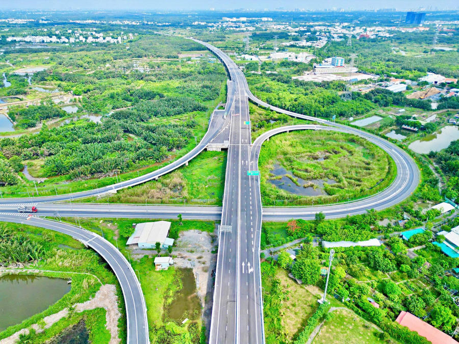 Cao tốc  Bến Lức - Long Thành. Ảnh: DK