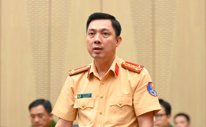 Đại tá Phạm Việt Công, Phó Cục trưởng Cục CSGT, tại buổi họp báo chiều 1/10 (Ảnh: Hải Nam).

