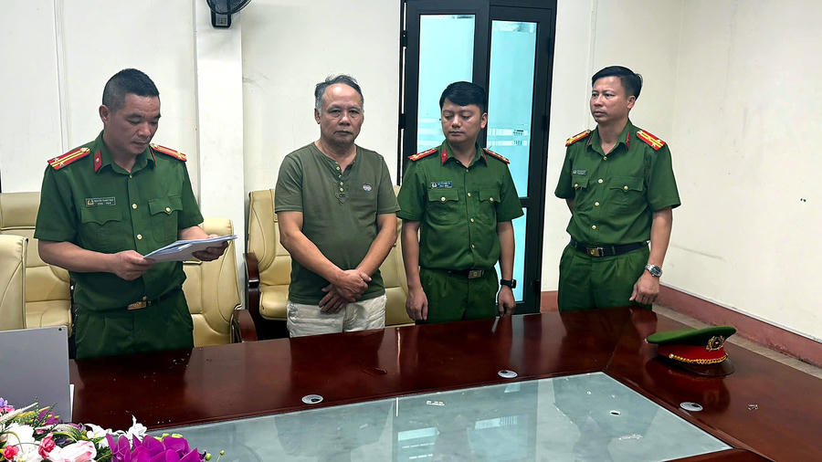 Bắt tạm giam nguyên công chức thuế liên quan đến sai phạm tại Tổ thu phí cửa khẩu Kim Thành. Ảnh: Công an tỉnh Lào Cai