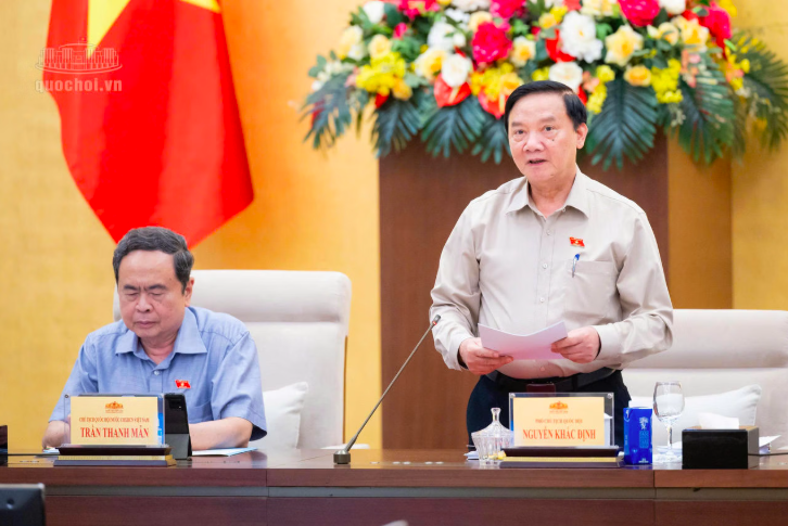 Phó Chủ tịch Quốc hội Nguyễn Khắc Định kết luận nội dung phiên họp. Ảnh: Quochoi.vn