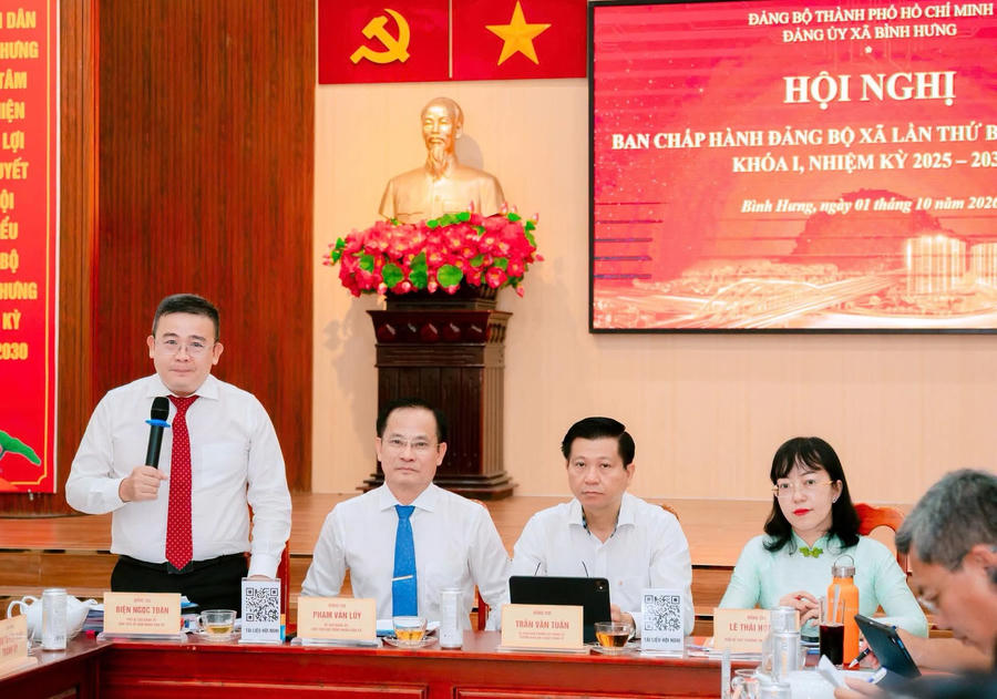 Hội nghị có sự tham dự của đồng chí Trần Văn Tuấn (thứ 3 từ trái qua), Ủy viên Ban Thường vụ Thành ủy, Trưởng Ban Nội chính Thành ủy TP.HCM
