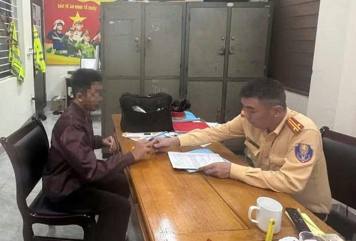 Đ.A.T tại cơ quan công an.