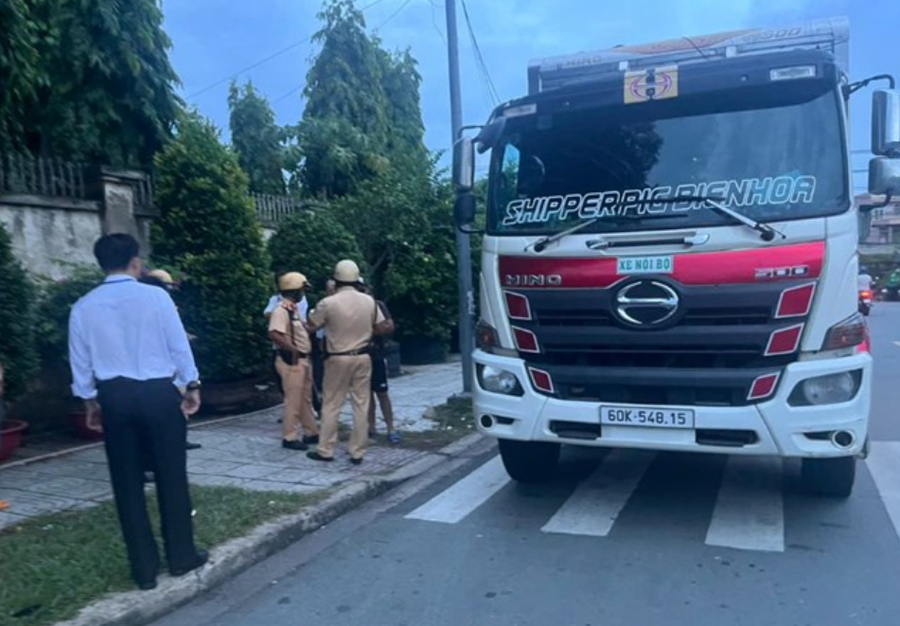 Công an TPHCM bắt giữ các đối tượng liên quan đến đường dây sử dụng chất cấm trong chăn nuôi heo. Ảnh: Công an TPHCM cung cấp ngày 5.10.