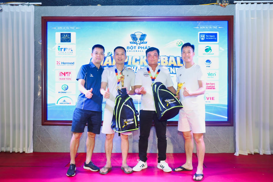 Nguyễn Trung – Tú Bale thi đấu xuất sắc, giành chức vô địch nội dung Series B tại Giải Pickleball Bột Phát & Friends – Season 2 (Ảnh BTC).