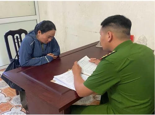 Đối tượng Nguyễn Thị Hiền tại cơ quan điều tra.