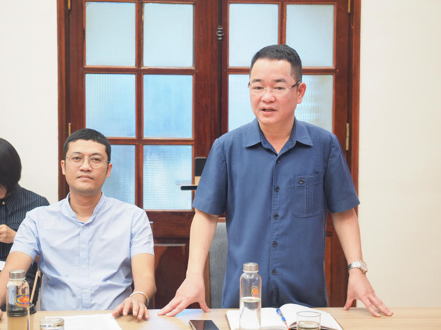 Bí thư Đảng ủy, Tổng Biên tập Vũ Hoài Nam phát biểu tại buổi làm việc.