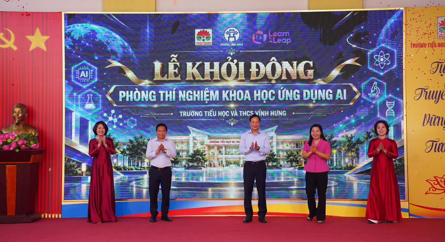 Lễ khởi động phòng thí nghiệm khoa học ứng dụng AI