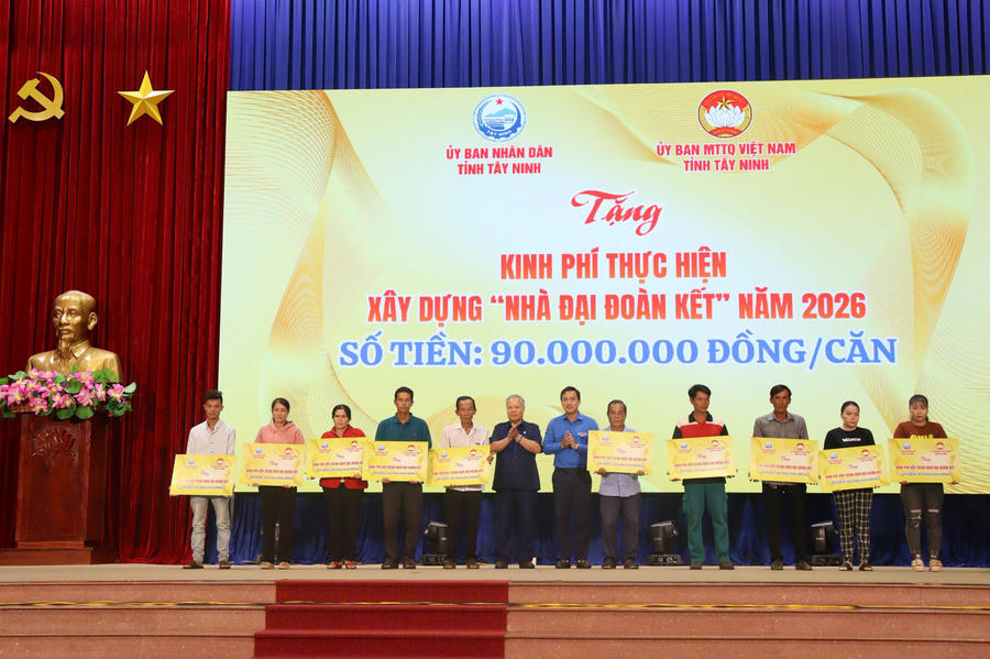 nhiều căn nhà hỗ trợ xây mới cho các hộ gia đình khó khăn (ảnh: Khoa Vũ)