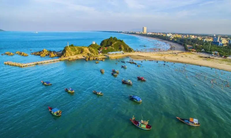 Biển Cửa Lò - Điểm du lịch hấp dẫn níu chân du khách thập phương.
