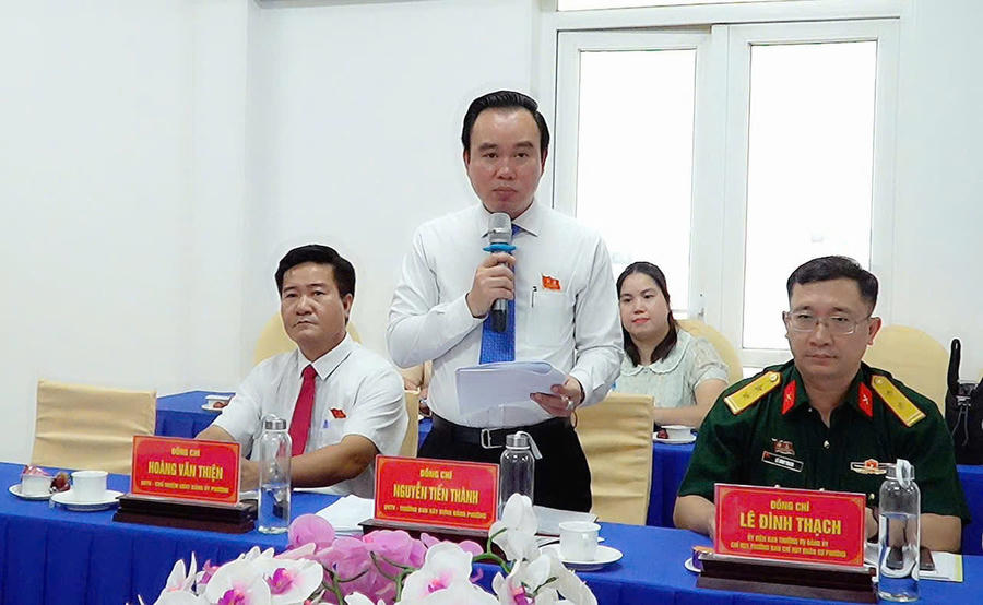 Các đại biểu phát biểu tại hội nghị.
