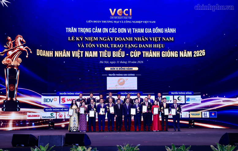 Phó Thủ tướng Thường trực Chính phủ Phạm Gia Túc và các doanh nhân Việt Nam tiêu biểu - Ảnh: chinhphu.vn/Phương Nguyên