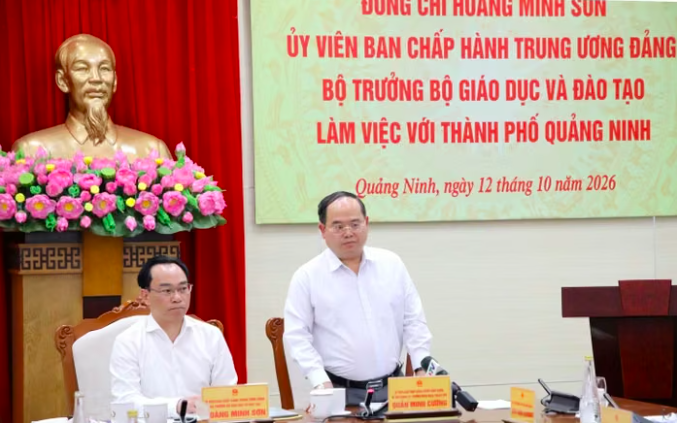 Bộ trưởng Hoàng Minh Sơn và Bí thư Thành ủy Quảng Ninh Quản Minh Cường tại buổi làm việc. ẢNH CTTĐT Quảng Ninh Bộ trưởng Hoàng Minh Sơn và Bí thư Thành ủy Quảng Ninh Quản Minh Cường tại buổi làm việc. ẢNH CTTĐT Quảng Ninh