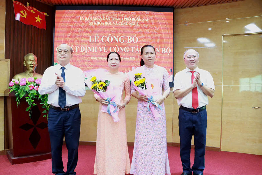 Trao quyết định bổ nhiệm Kế toán cho các Trung tâm thuộc Sở