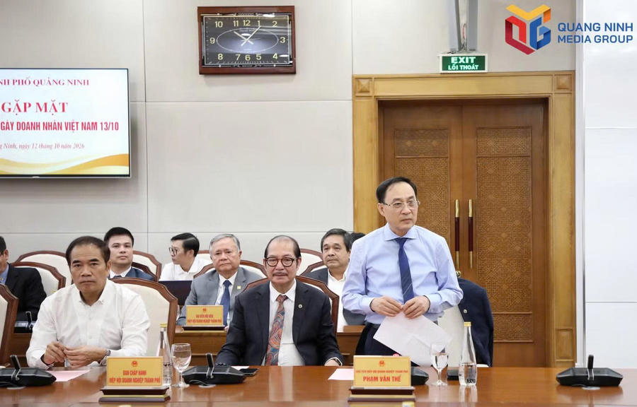 Chủ tịch Hiệp hội Doanh nghiệp thành phố phát biểu tại hội nghị.Ảnh: Báo Quảng Ninh