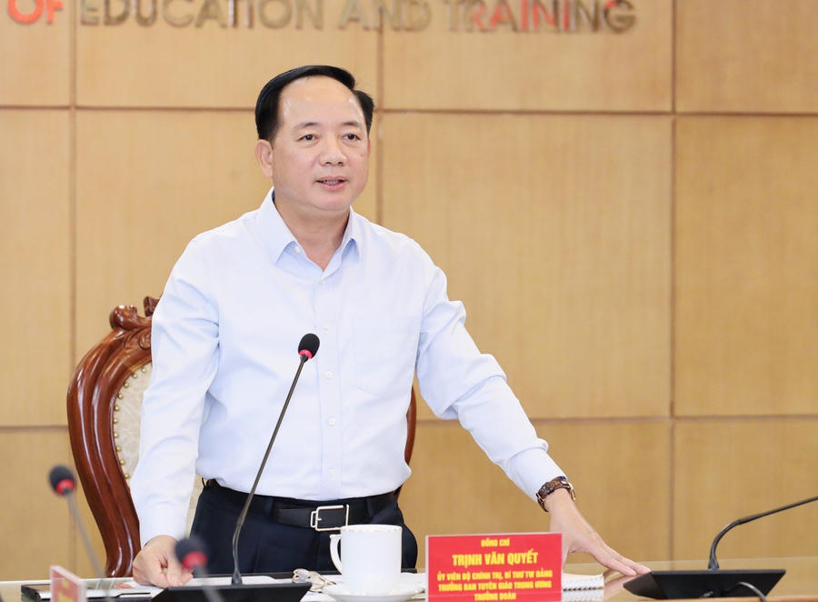 Ông Trịnh Văn Quyết, Trưởng Ban Tuyên giáo Trung ương, phát biểu tại hội nghị. Ảnh: MOET