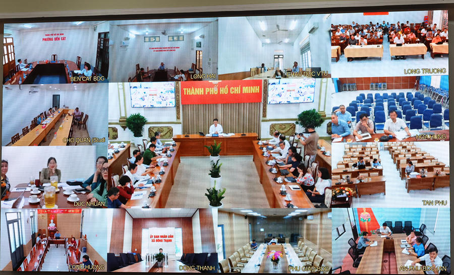 Toàn cảnh kết nối trực tuyến tại điểm cầu UBND TP HCM đến các điểm cầu trực tuyến các xã, phường trên địa bàn Thành phố. (Ảnh: Cổng TTĐT TP HCM)