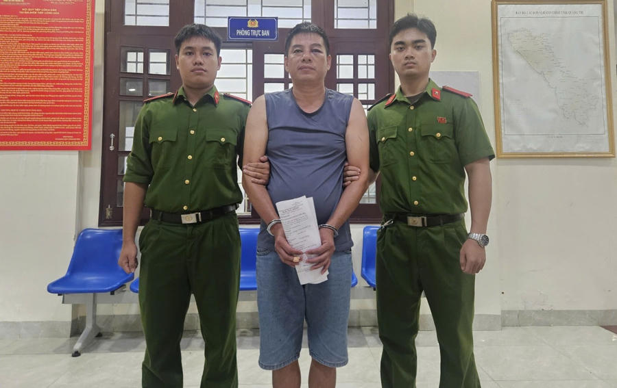 Đối tượng Đinh Xuân Sâm tại Cơ quan Cảnh sát điều tra - Ảnh Công an Quảng Trị.