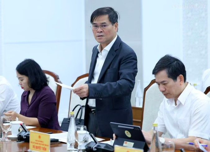 Chủ tịch UBND TP. Quảng Ninh Bùi Văn Khắng báo cáo tại cuộc làm việc - Ảnh: chinhphu.vn/Đức Tuân