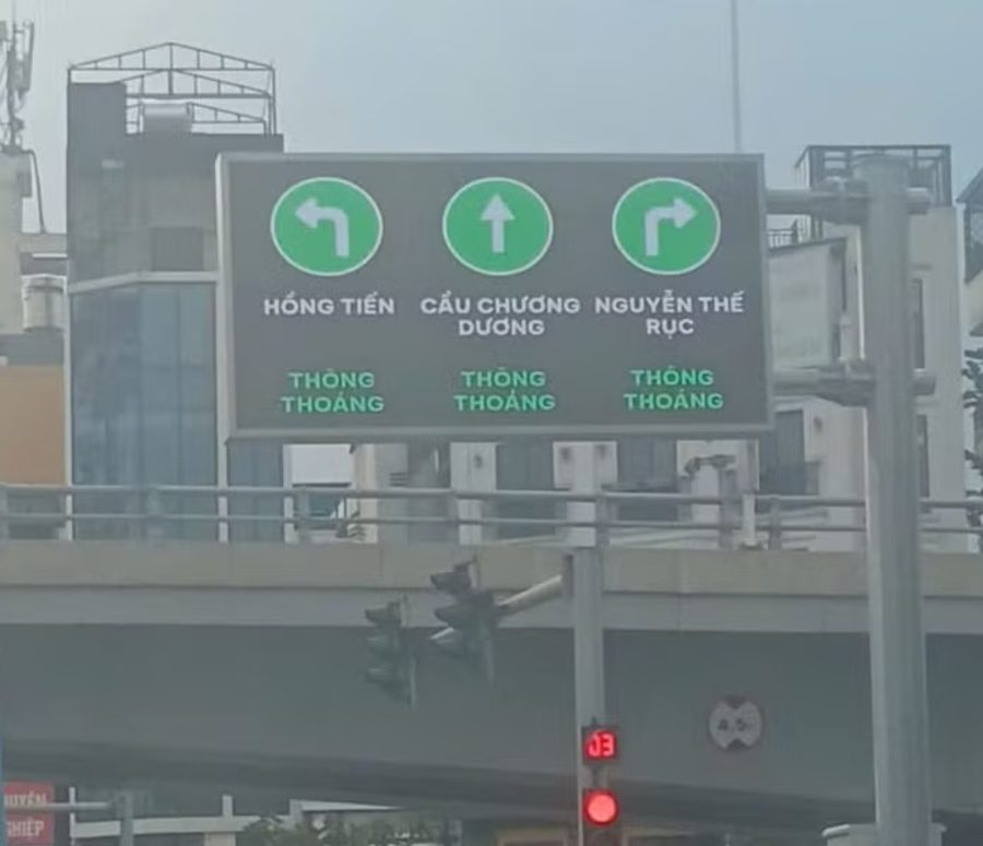 TP Hà Nội đã áp dụng biển báo tình trạng giao thông để người đi đường lựa chọn lộ trình hợp lý (Ảnh: An ninh thủ đô)