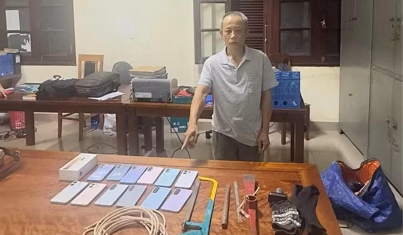 Nguyễn Tiến Khanh đã khai nhận hành vi trộm cắp tài sản tại cửa hàng Điện Máy Xanh.