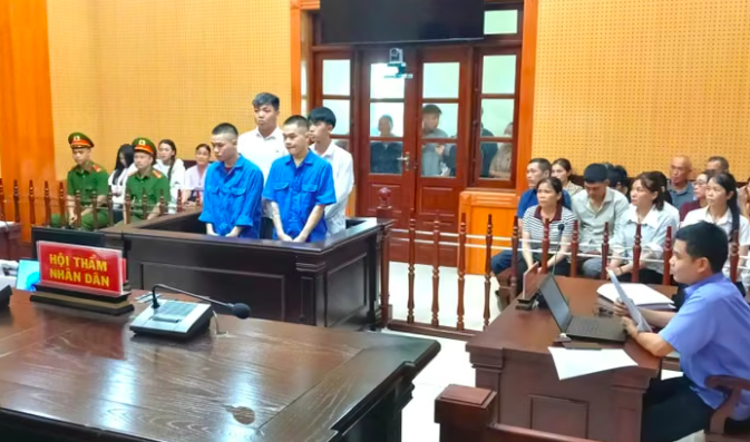 Các bị cáo tại phiên tòa. (Ảnh: Công an thành phố Quảng Ninh). Các bị cáo tại phiên tòa. (Ảnh: Công an thành phố Quảng Ninh).