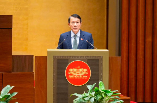 Bộ trưởng Bộ Công an Lương Tam Quang trình bày Tờ trình về dự án Luật Tổ chức cơ quan điều tra hình sự (sửa đổi).