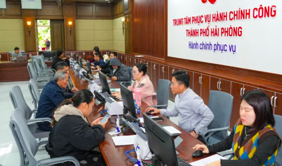 Trung tâm Phục vụ hành chính công thành phố là đầu mối công khai thủ tục, hướng dẫn, tiếp nhận, trả kết quả và giám sát quá trình giải quyết hồ sơ trong Khu thương mại tự do.

