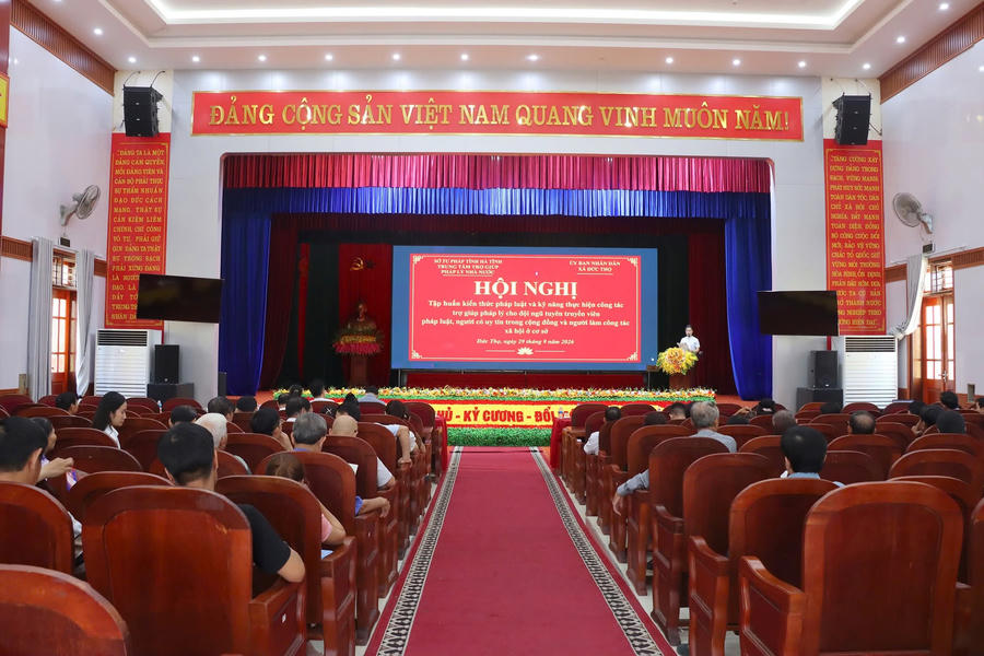 Sở Tư pháp Hà Tĩnh phối hợp các địa phương tổ chức tập huấn kiến thức pháp luật, nâng cao nghiệp vụ cho đội ngũ làm công tác phổ biến, giáo dục pháp luật tại cơ sở.
