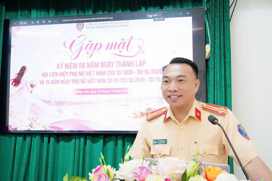 Lãnh đạo Phòng CSGT mong muốn thời gian tới, nữ cán bộ, chiến sĩ tiếp tục phát huy truyền thống tốt đẹp của phụ nữ Việt Nam.