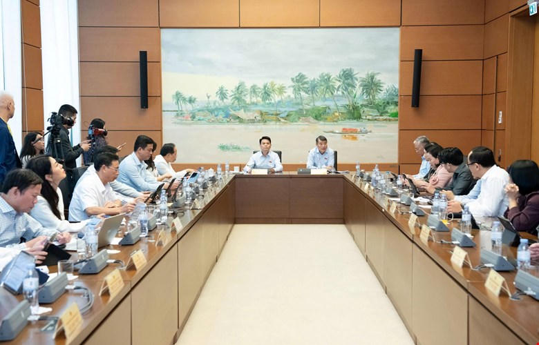 Toàn cảnh phiên thảo luận. Ảnh: quochoi.vn