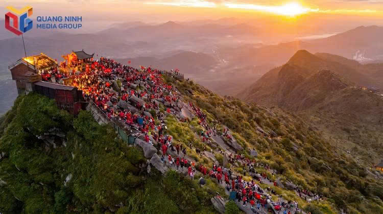 Chương trình “Bình minh Yên Tử - Theo dấu chân Phật hoàng” dự kiến diễn ra vào ngày 9/12/2026, gắn với Đại lễ tưởng niệm 718 năm Phật hoàng Trần Nhân Tông nhập niết bàn. Ảnh: Báo Quảng Ninh