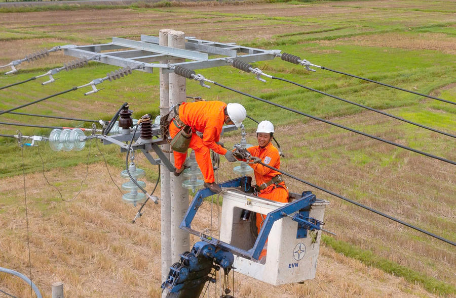 Thủ tướng Chính phủ chỉ đạo Bộ Công thương, lãnh đạo các địa phương triển khai các biện pháp cấp bách nhằm đảm bảo cung ứng đủ điện cho phát triển kinh tế và phục vụ nhân dân. Hình ảnh minh họa.