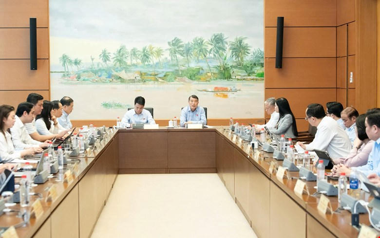 Toàn cảnh phiên thảo luận. Ảnh: quochoi.vn
