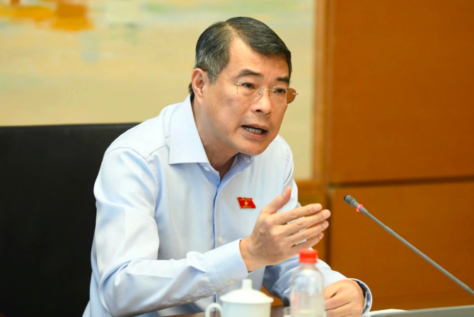 Thủ tướng Lê Minh Hưng phát biểu trong phiên thảo luận tổ chiều 23/10 (Ảnh: Minh Châu).


