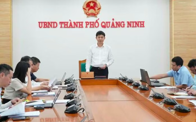 Ông Nguyễn Văn Công, Phó Chủ tịch UBND TP Quảng Ninh phát biểu kết luận tại buổi làm việc.

